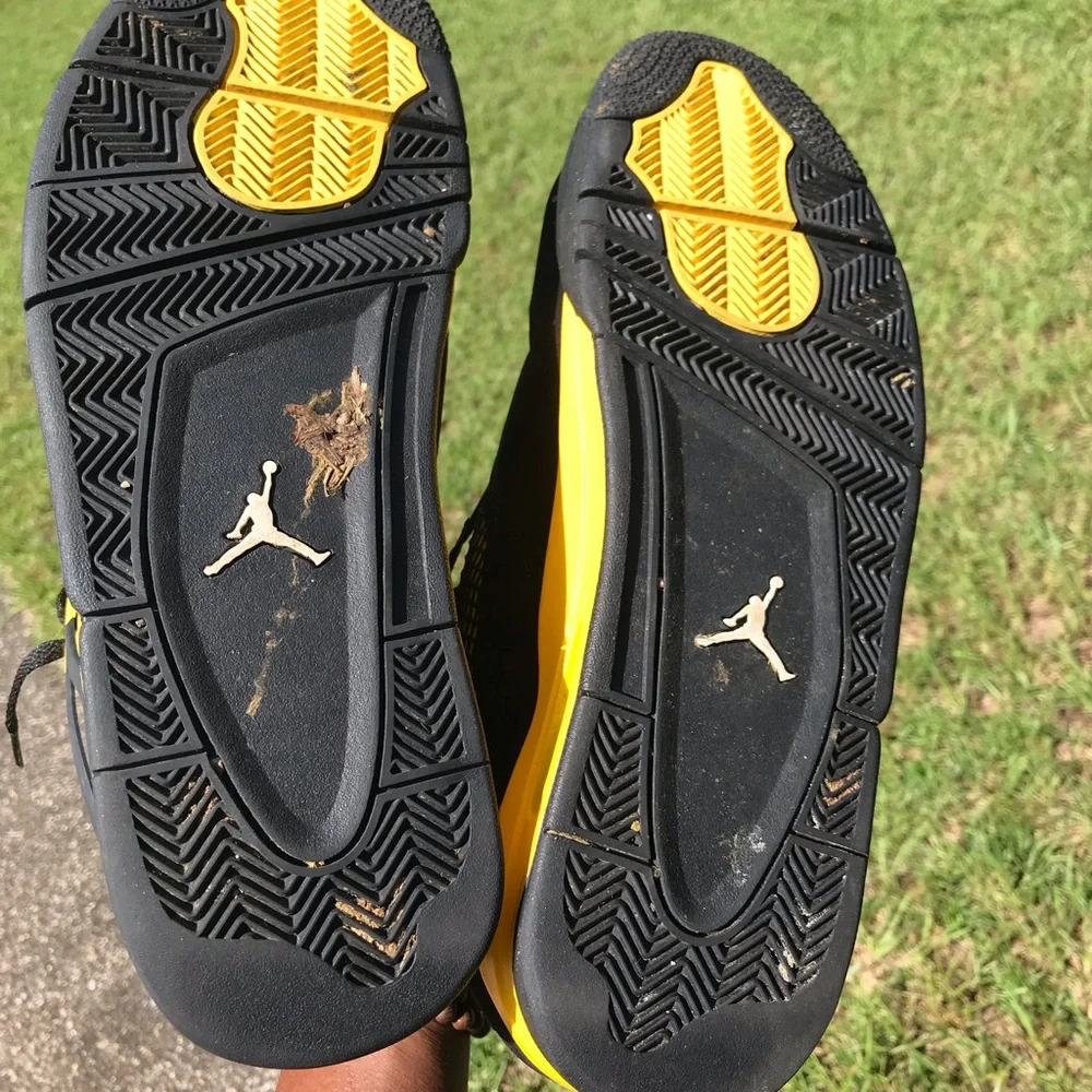 Air Jordan Retro 4 Thunder Size 13